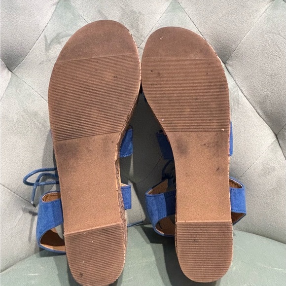 Yoki size 7.5 blue lace up wedge with box & dust covers - Picture 11 of 11